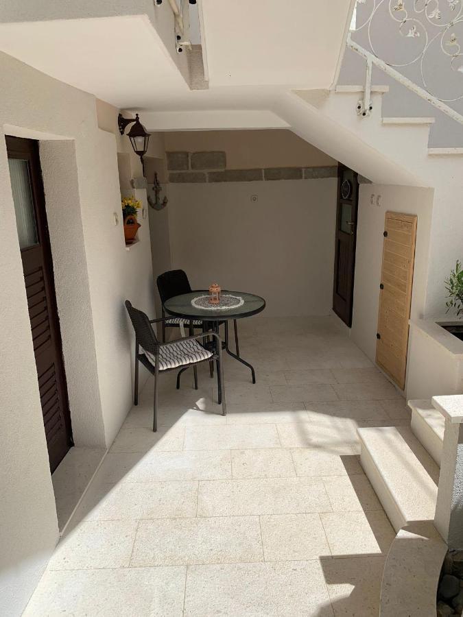 Karmelita'S Place -Studio Sibenik Bagian luar foto